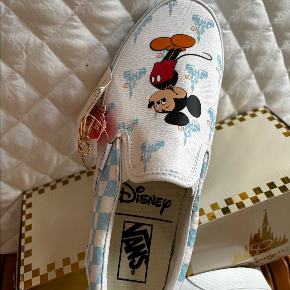 Disney Women’s Vans Size 8.  Never worn.